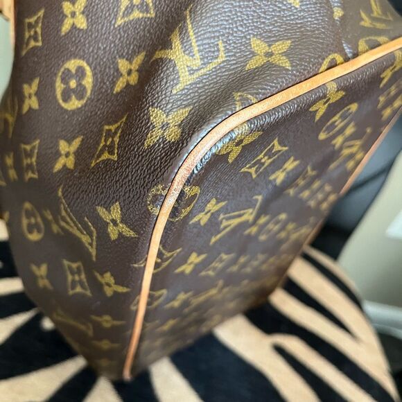 LV Palermo PM rare bag to find in such great condition comes with strap classic - Picture 12 of 14